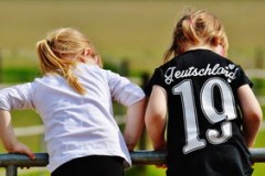 开云官方网站-女子接力再创新高 赛场沸腾，女子4×100接力决赛